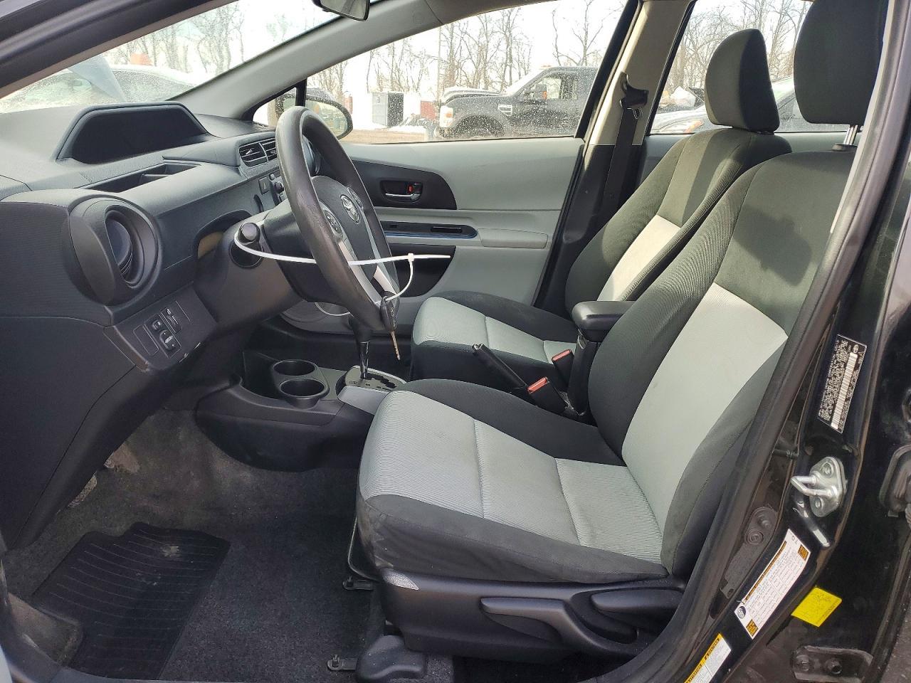 2013 TOYOTA Prius c