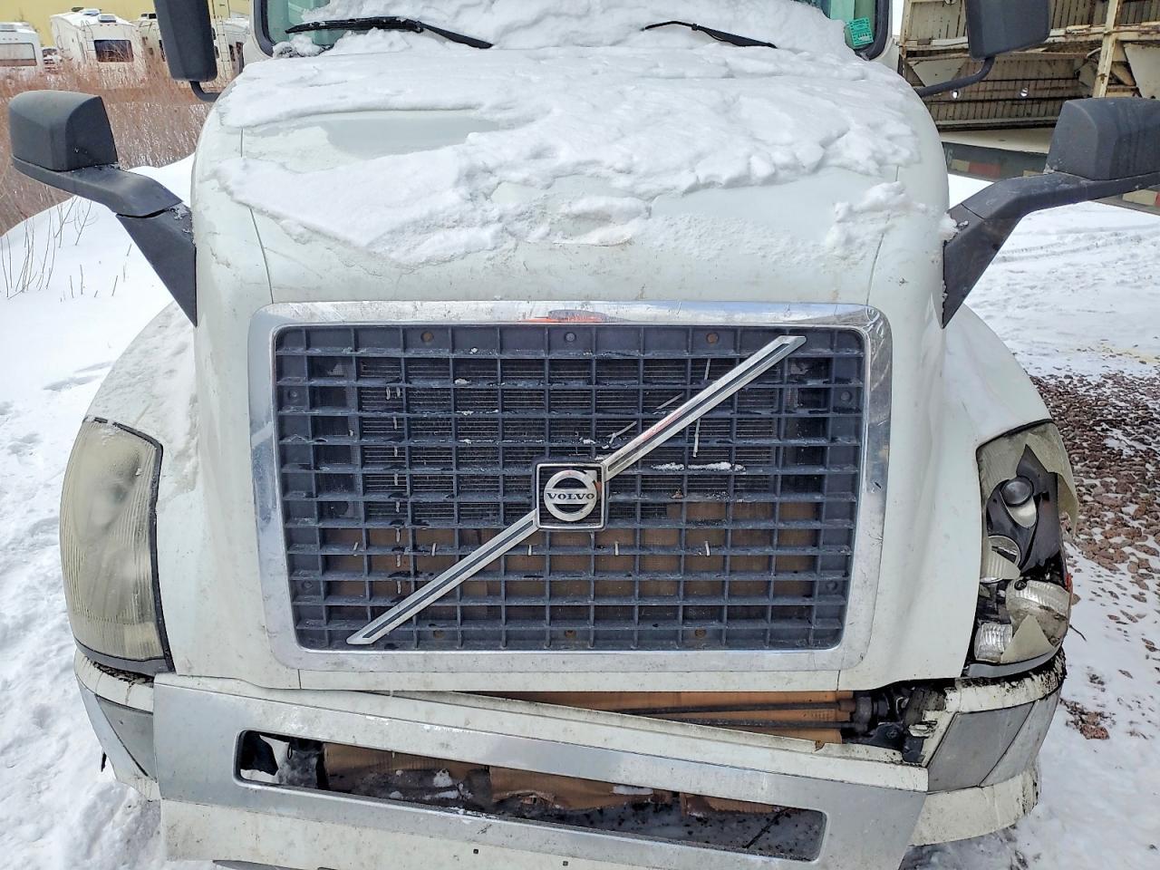 2013 VOLVO VNL