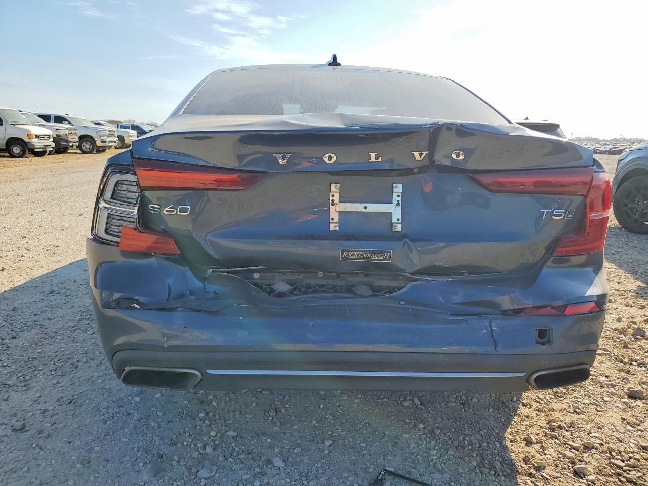 2021 VOLVO S60