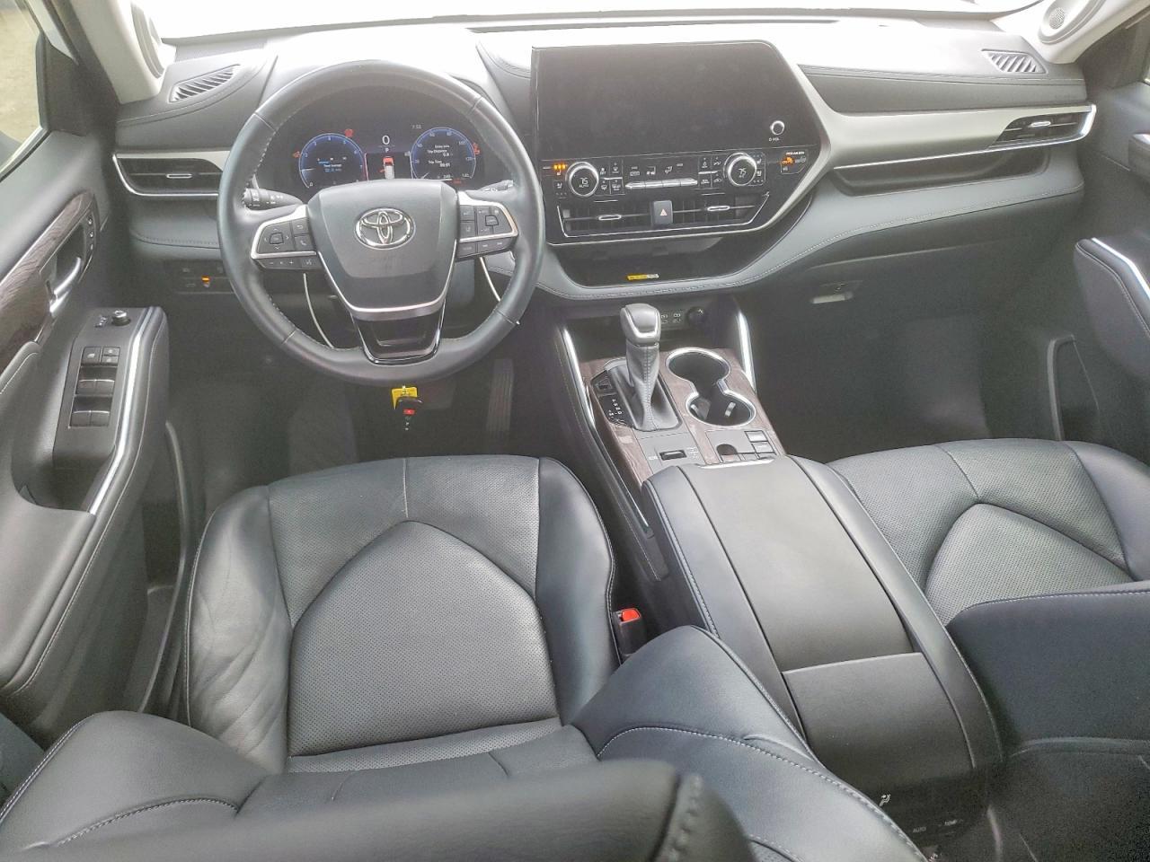 2023 TOYOTA HIGHLANDER