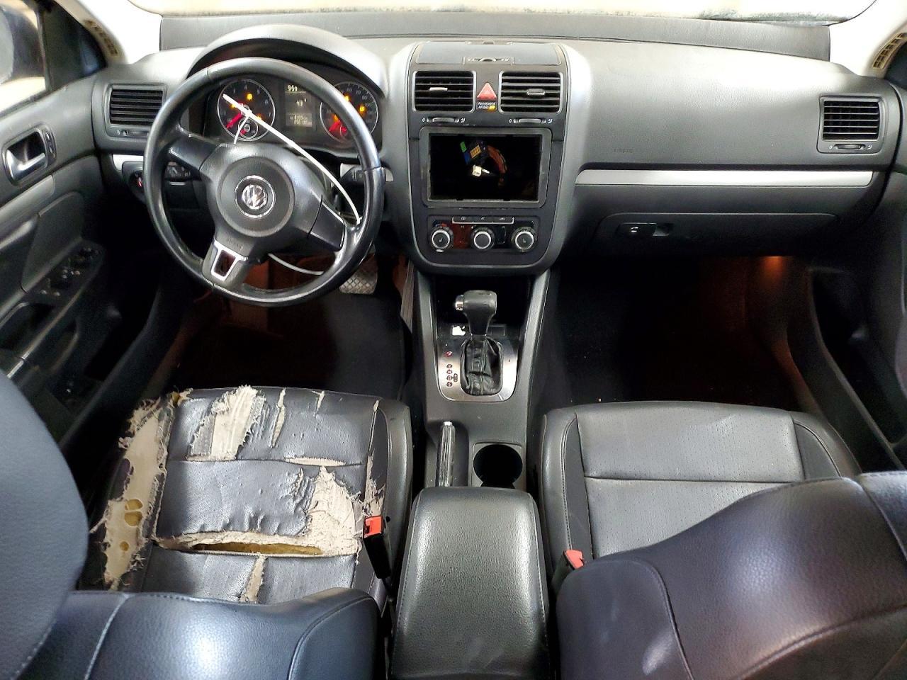 2010 VOLKSWAGEN JETTA