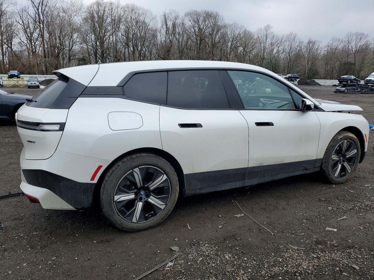 2023 BMW iX