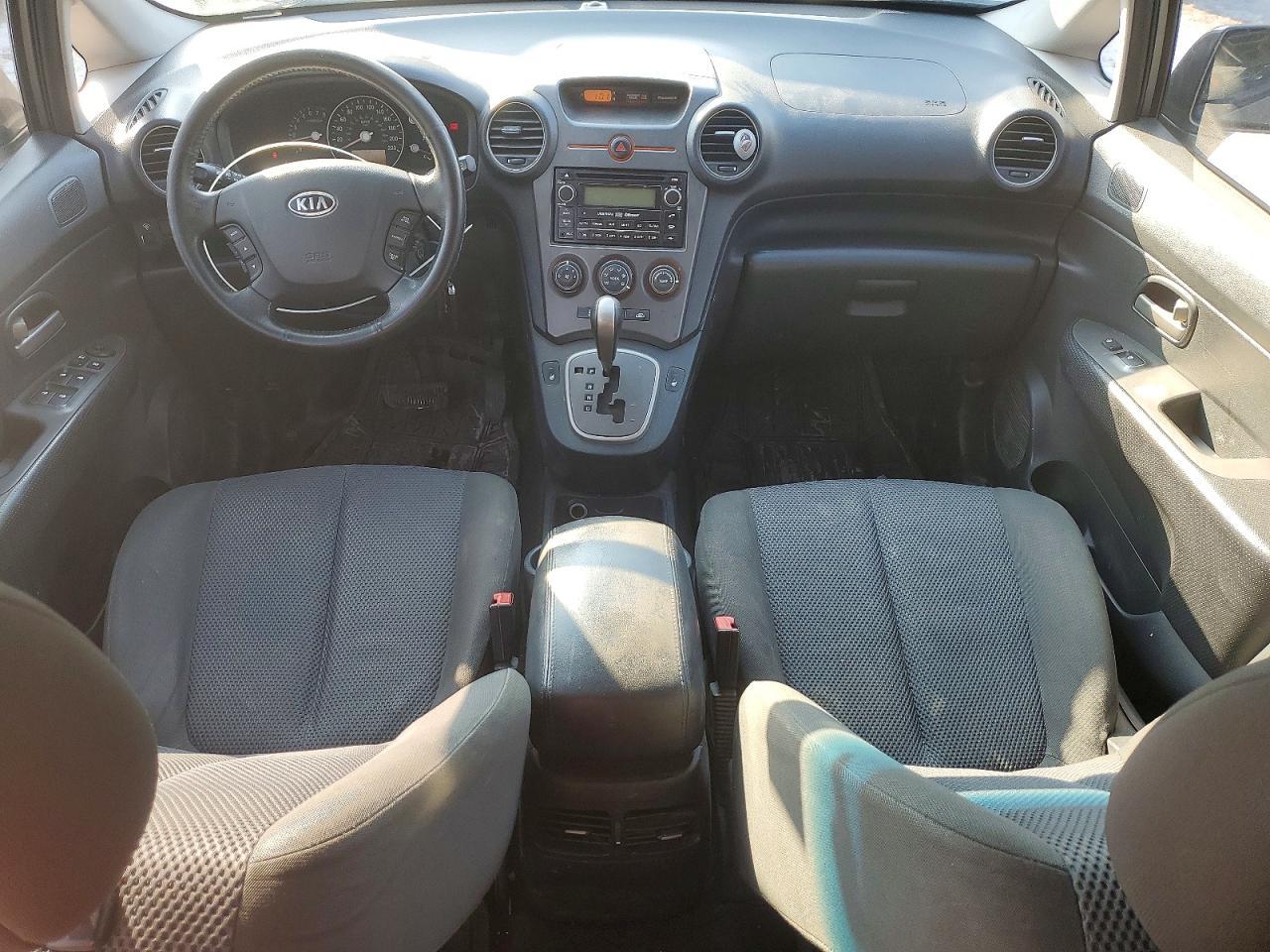 2010 KIA RONDO