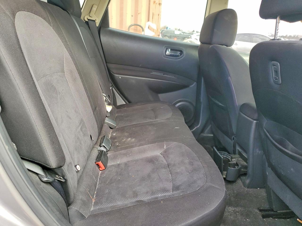 2015 NISSAN ROGUE