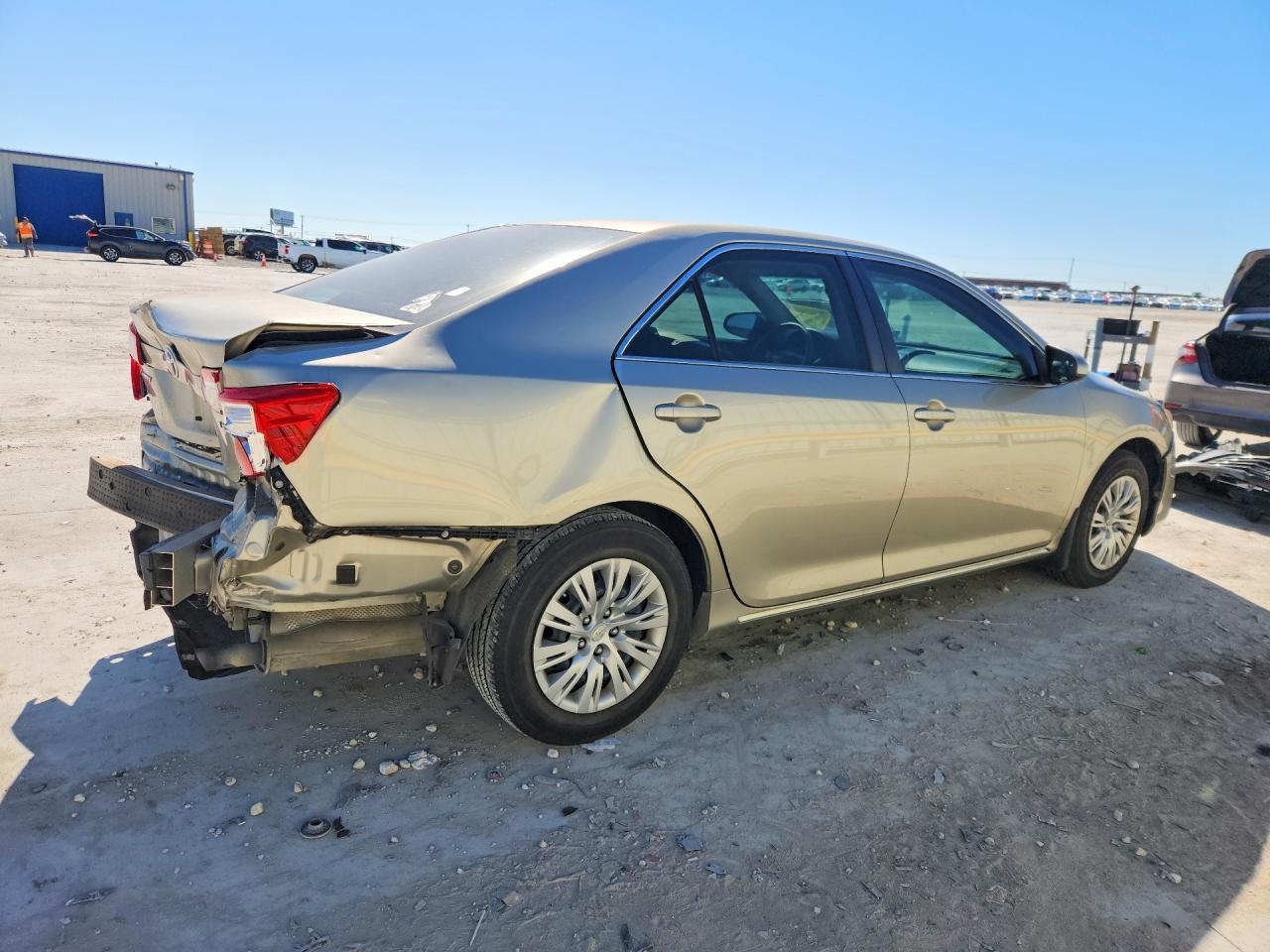 2014 TOYOTA CAMRY