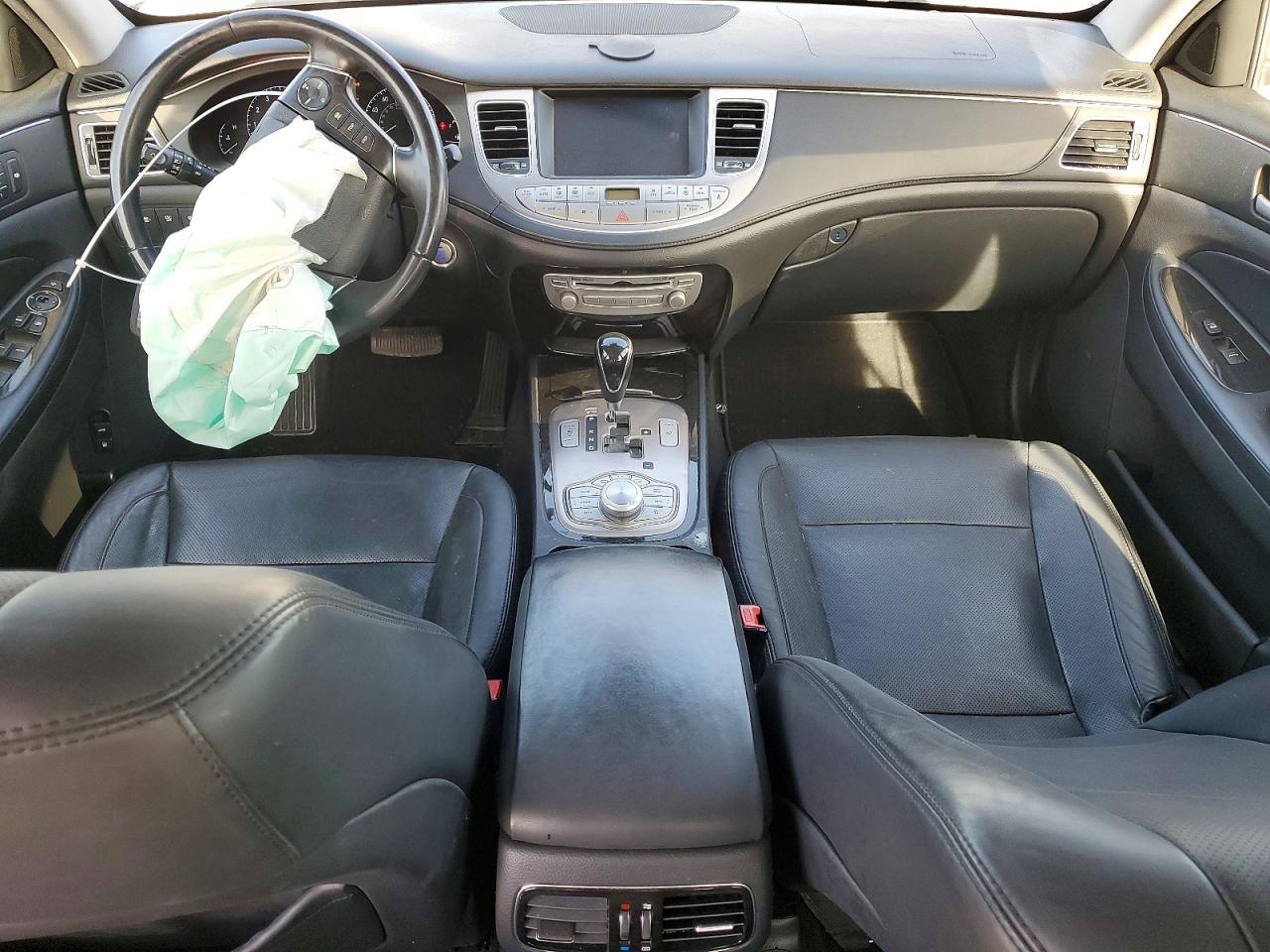 2013 HYUNDAI GENESIS