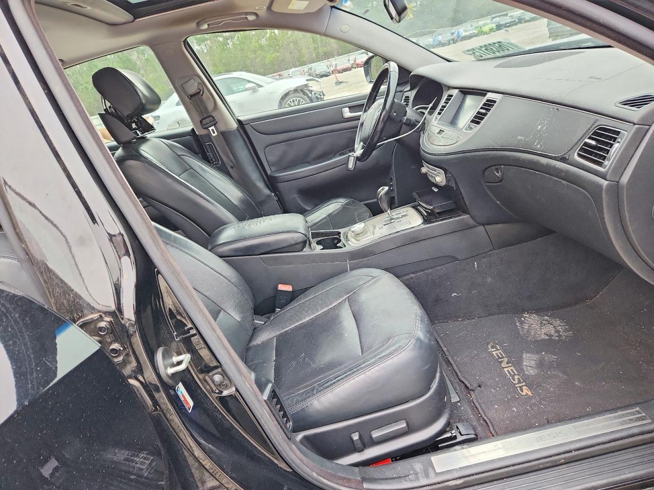 2013 HYUNDAI GENESIS