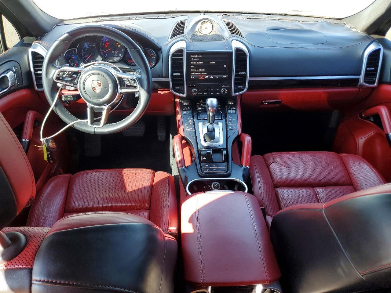 2017 PORSCHE CAYENNE