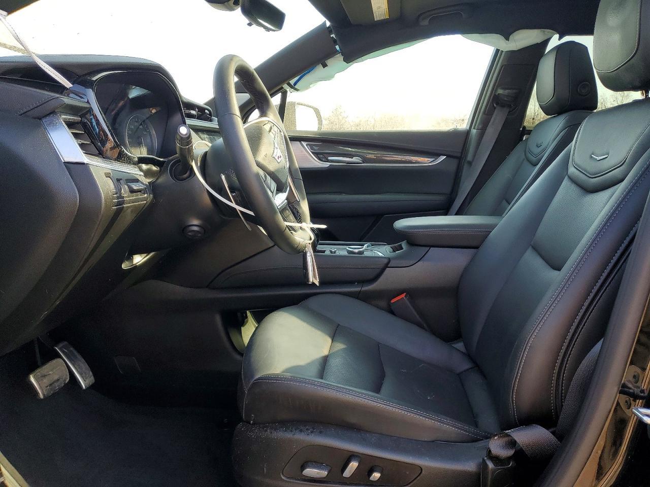 2025 CADILLAC XT5