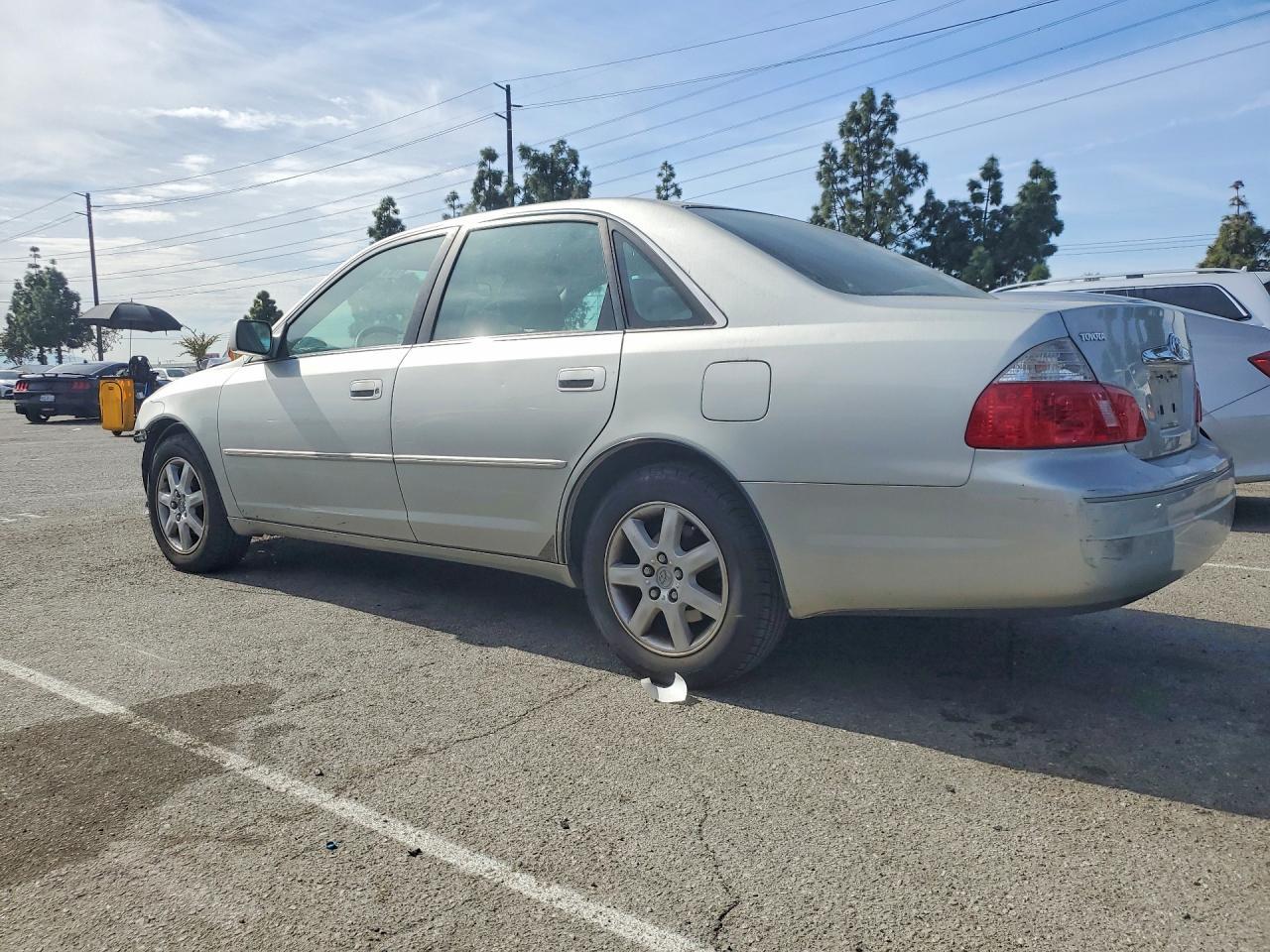 2003 TOYOTA Avalon