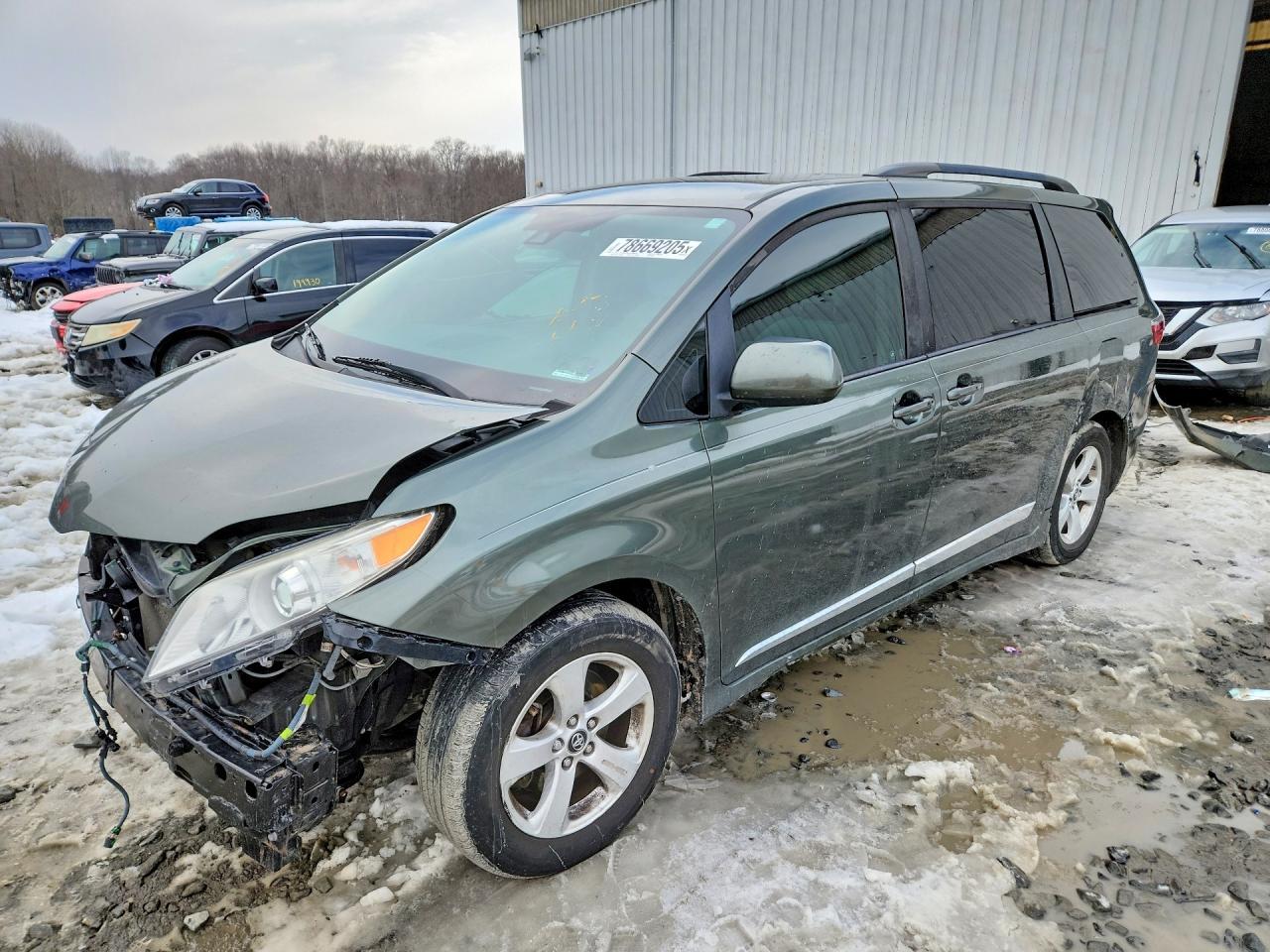 2019 TOYOTA SIENNA