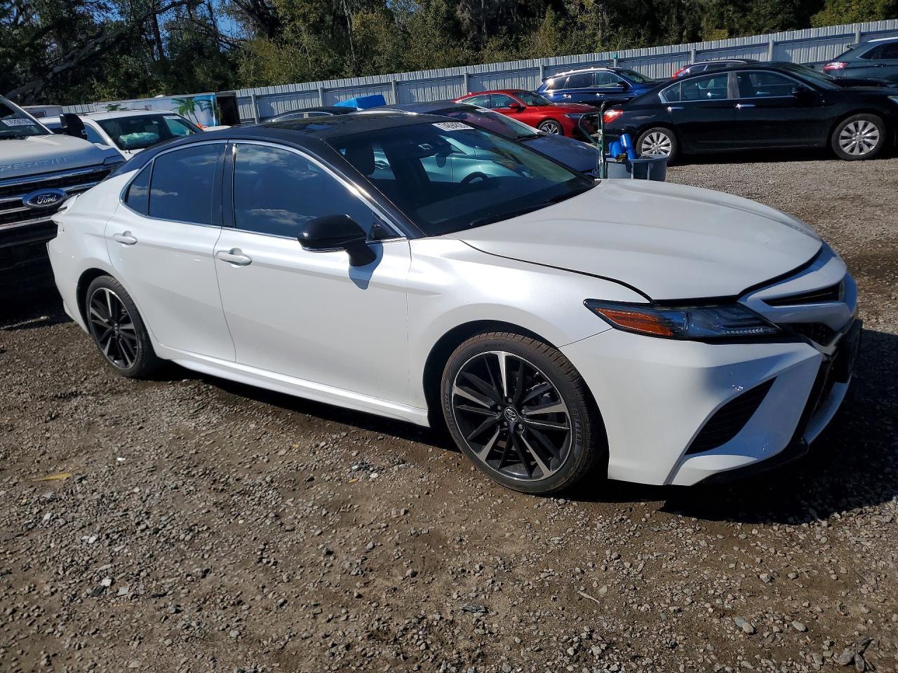2018 TOYOTA CAMRY
