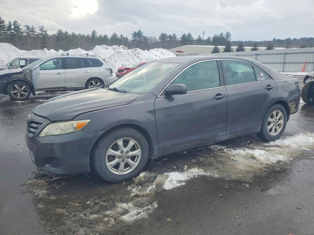 2011 TOYOTA CAMRY