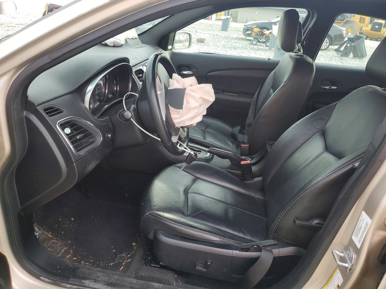 2013 CHRYSLER 200