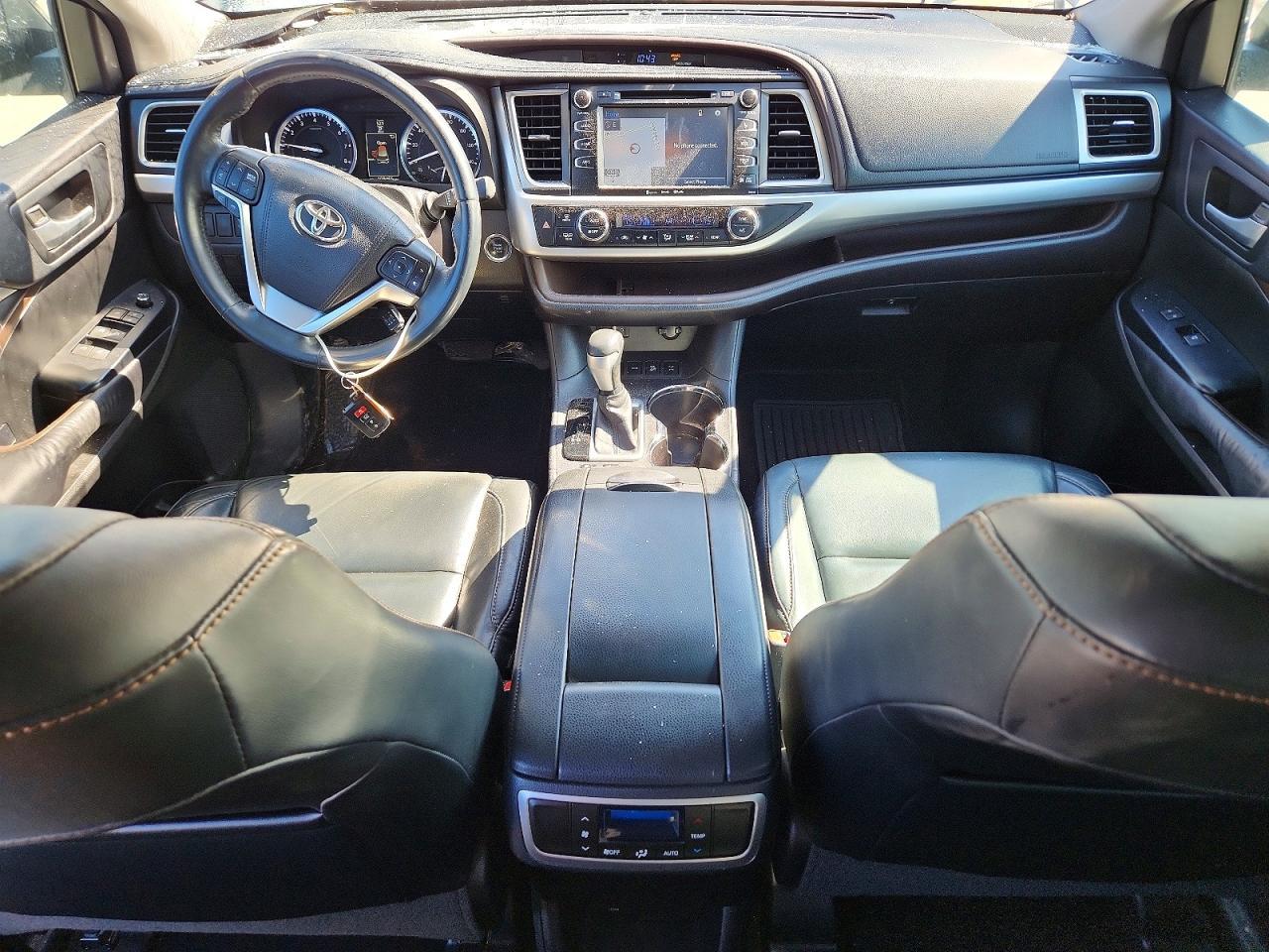 2016 TOYOTA HIGHLANDER