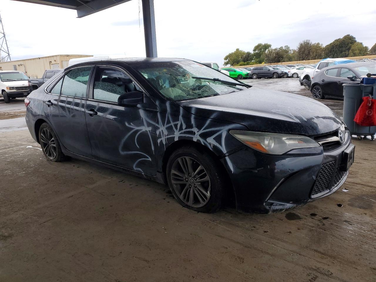2015 TOYOTA CAMRY