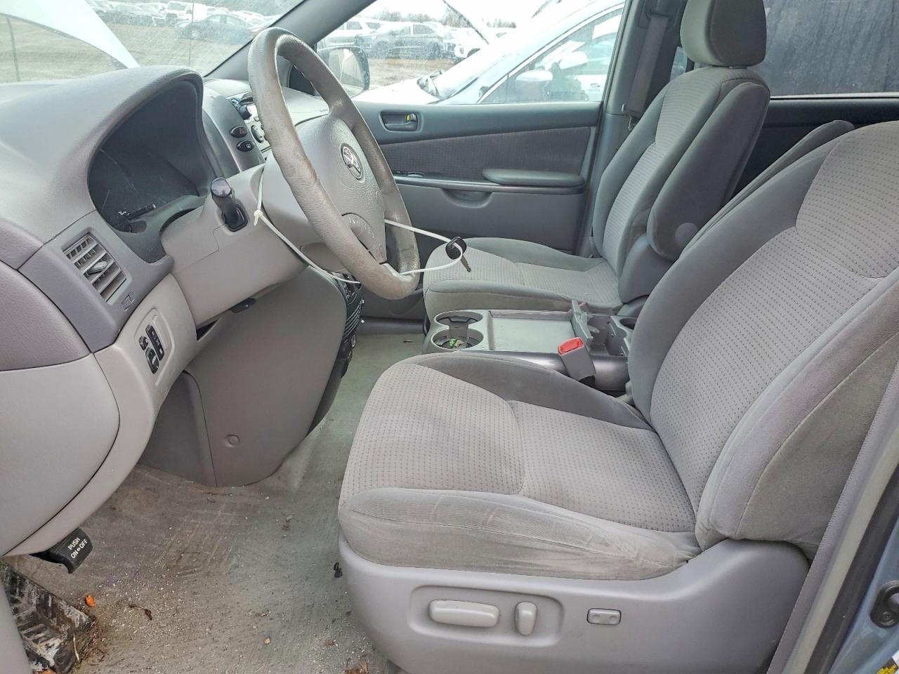 2006 TOYOTA SIENNA