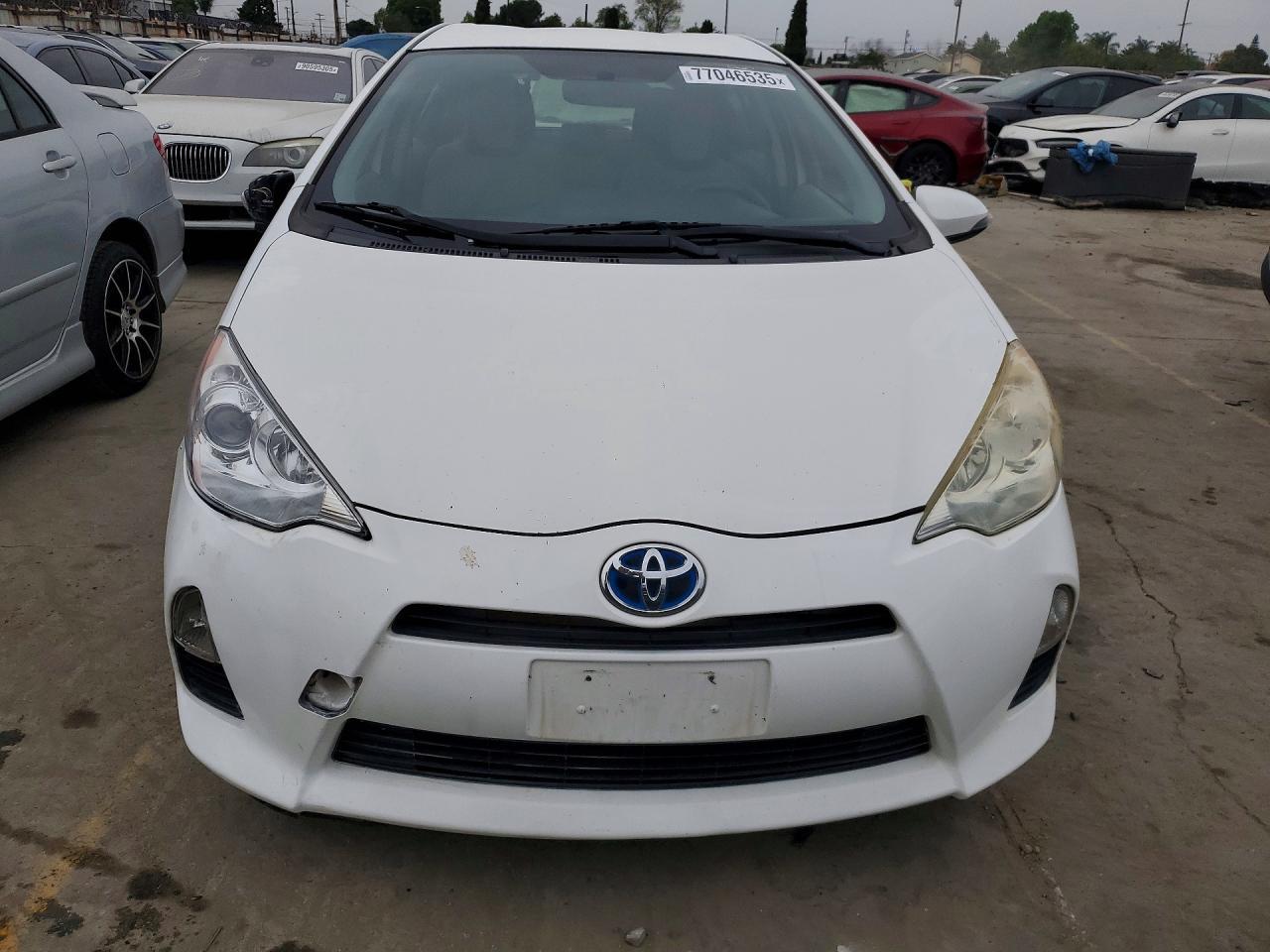 2013 TOYOTA Prius c