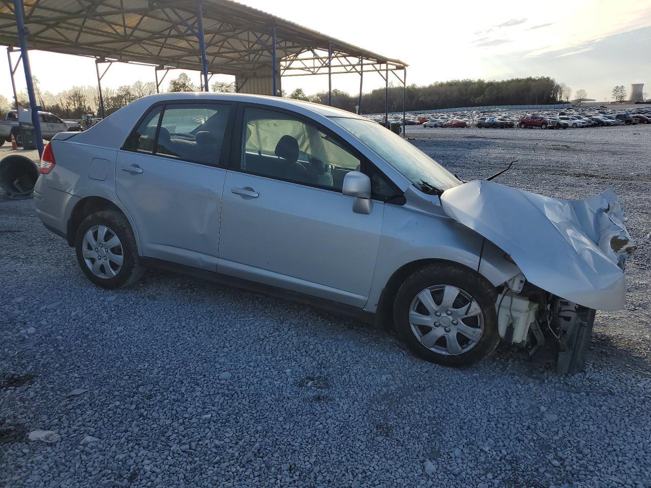 2010 NISSAN VERSA