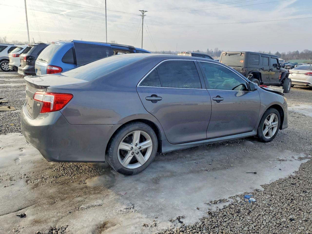 2014 TOYOTA CAMRY
