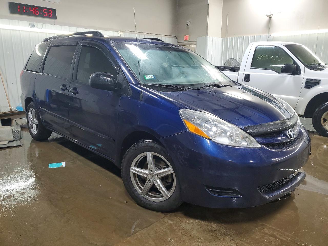2007 TOYOTA SIENNA