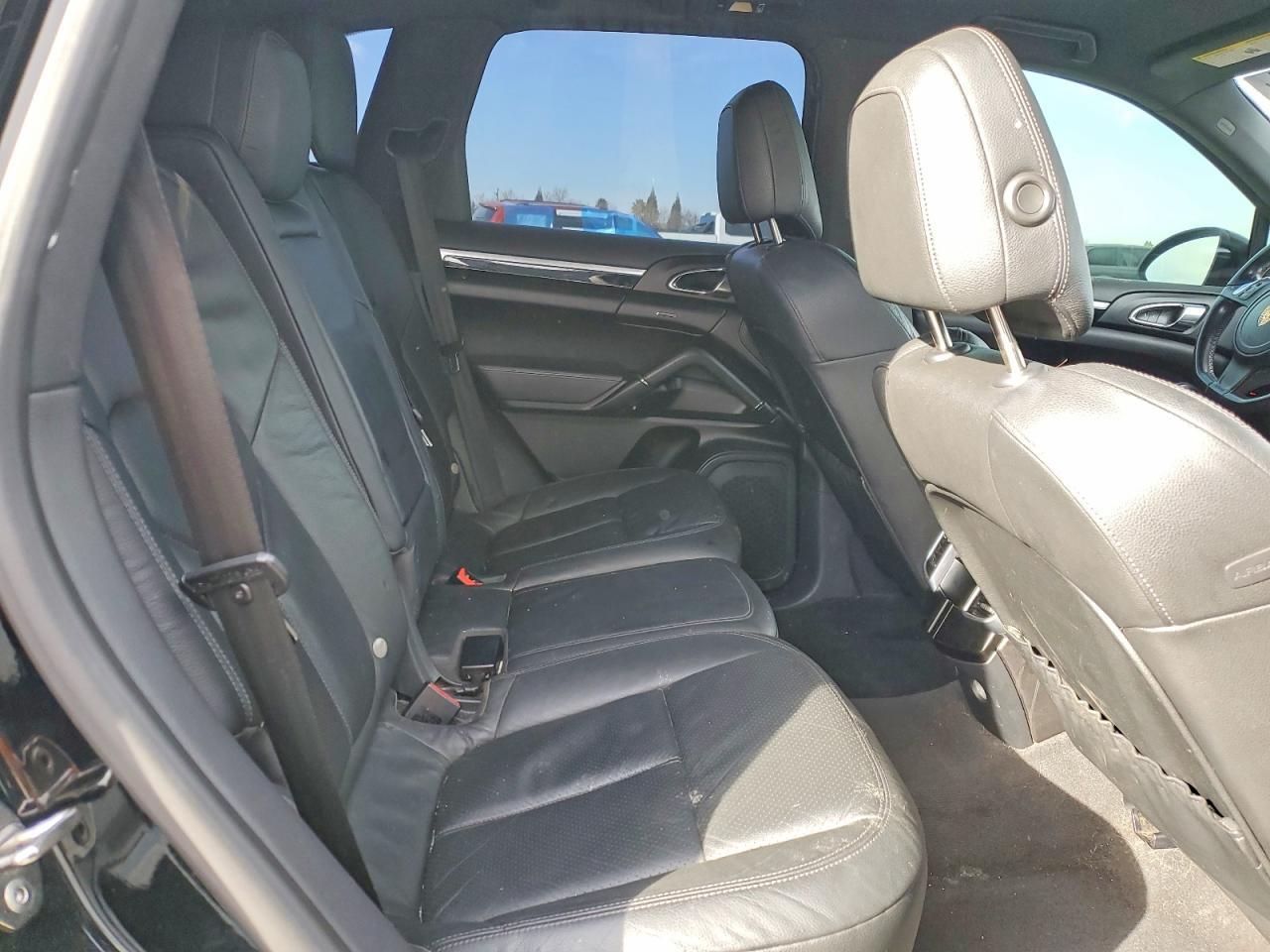 2014 PORSCHE CAYENNE
