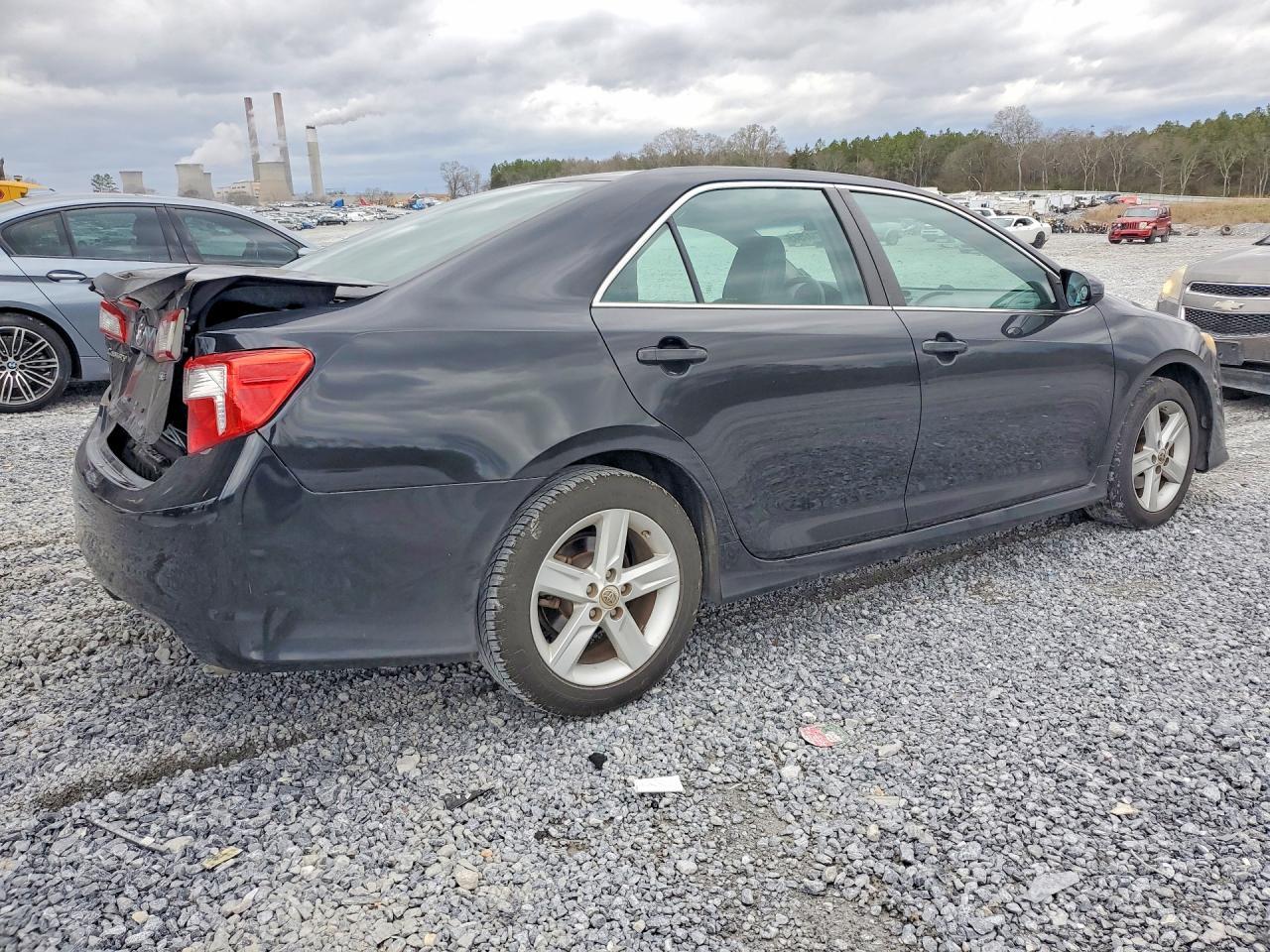 2014 TOYOTA CAMRY