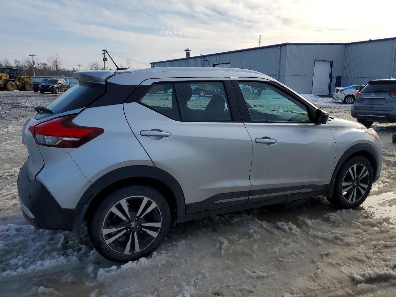 2020 NISSAN KICKS