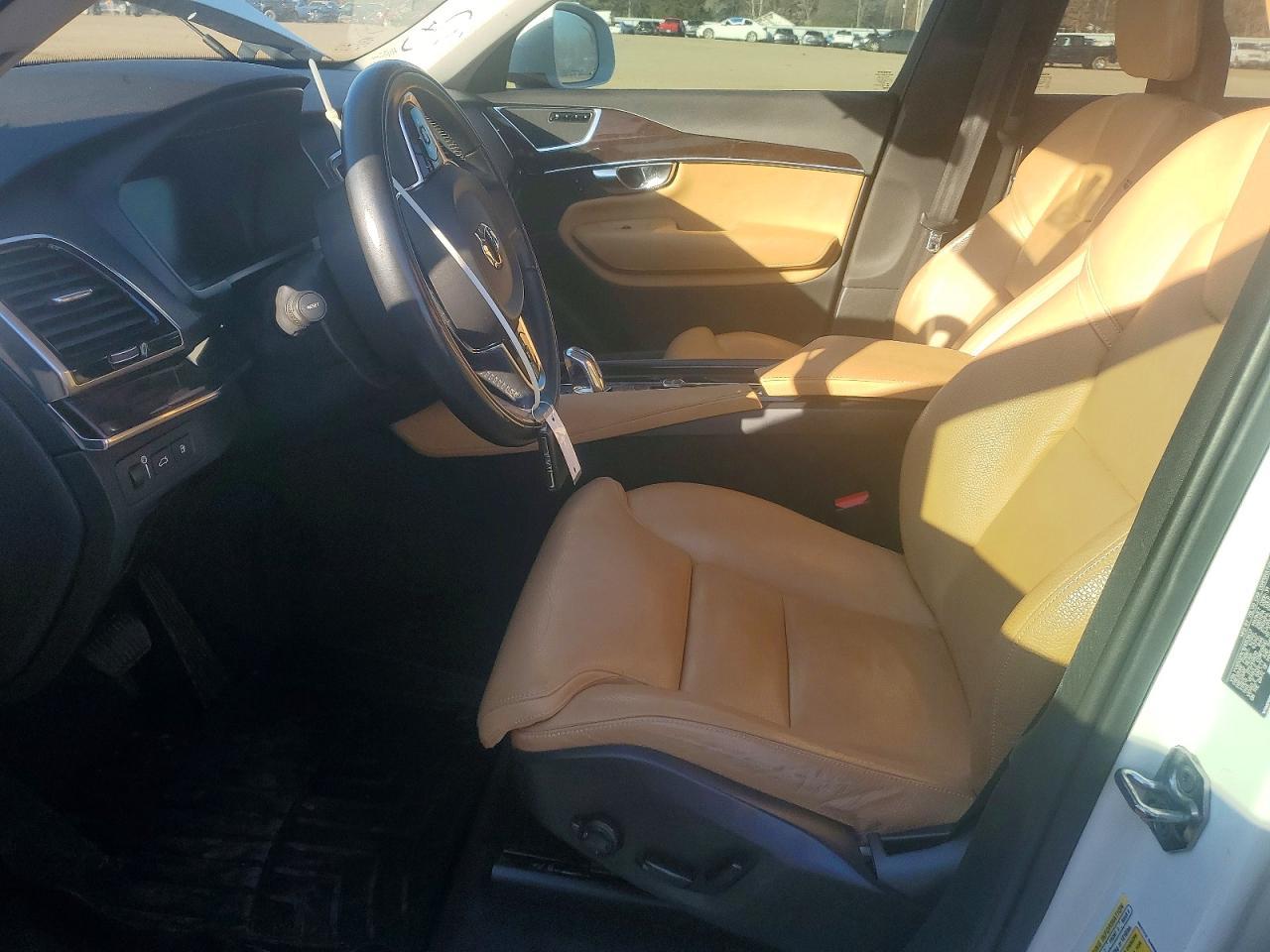 2016 VOLVO XC90