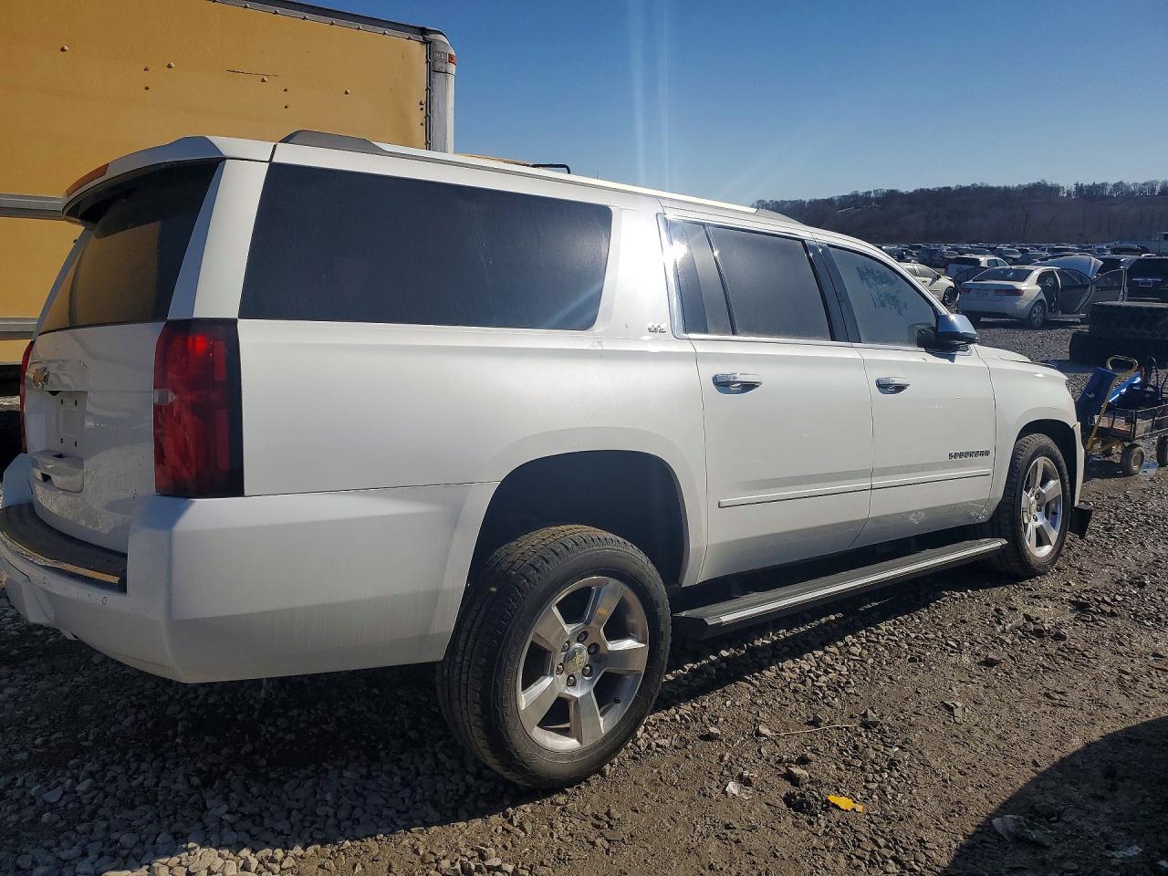 2016 CHEVROLET Suburban