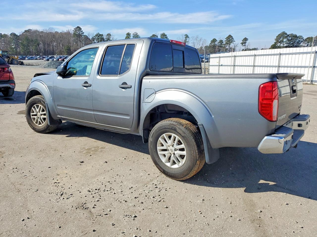 2017 NISSAN Frontier