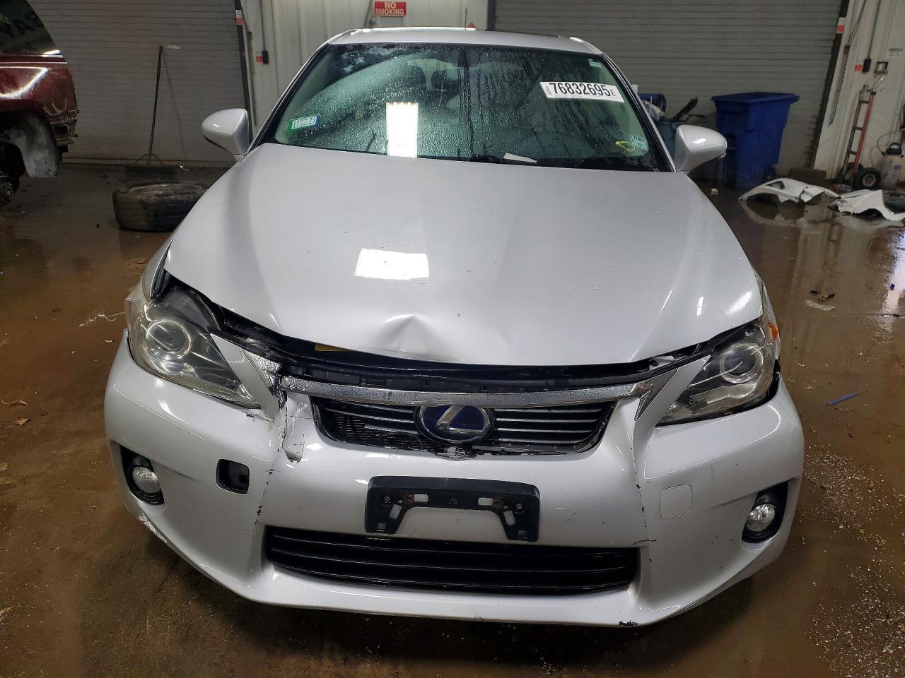 2011 LEXUS CT 200