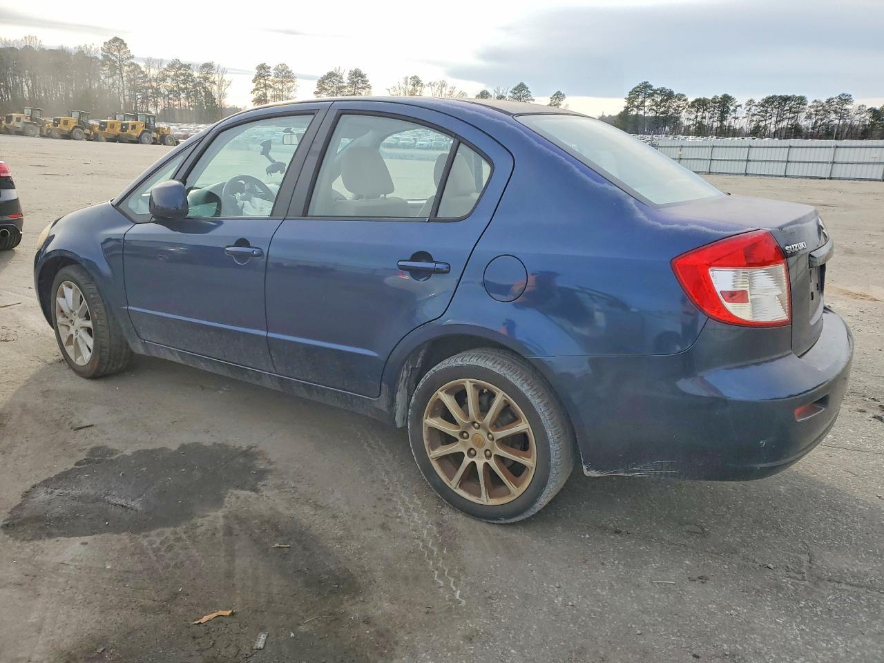 2011 SUZUKI SX4