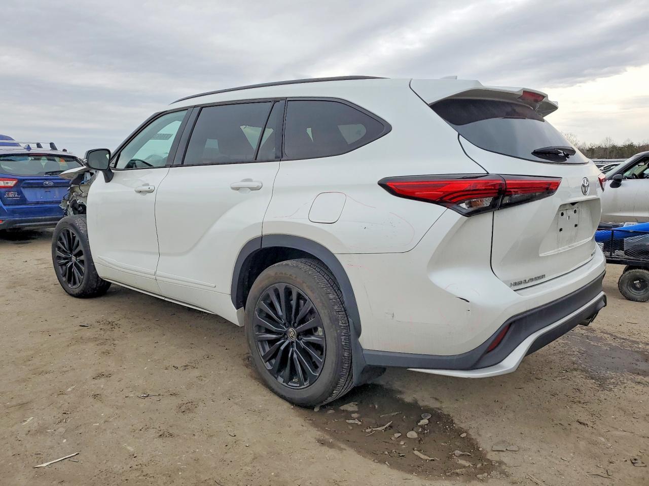 2023 TOYOTA HIGHLANDER