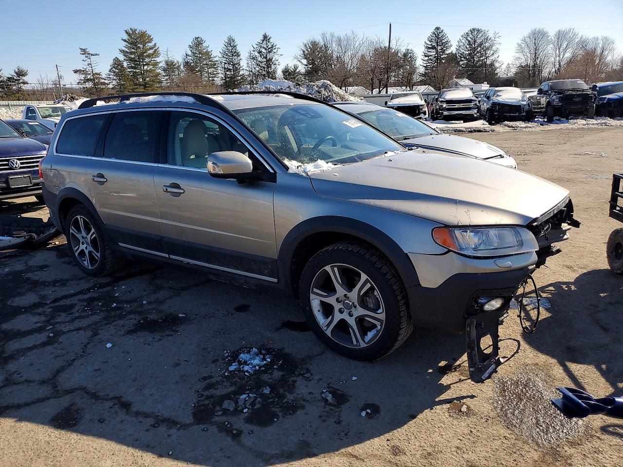 2014 VOLVO XC70
