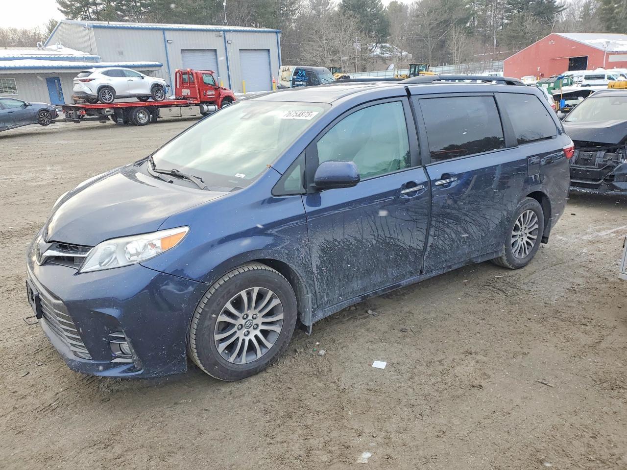 2018 TOYOTA SIENNA