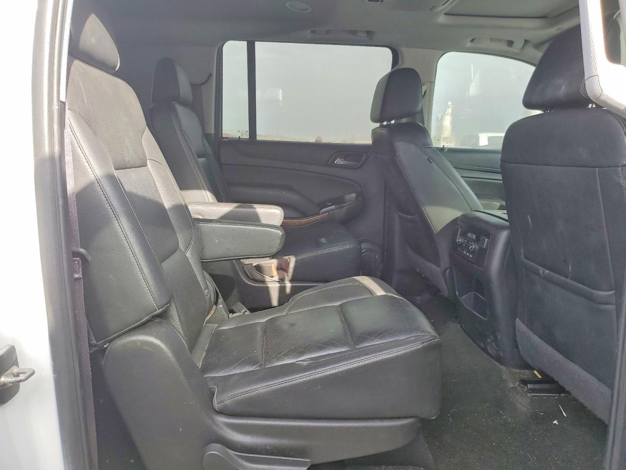 2017 CHEVROLET Suburban