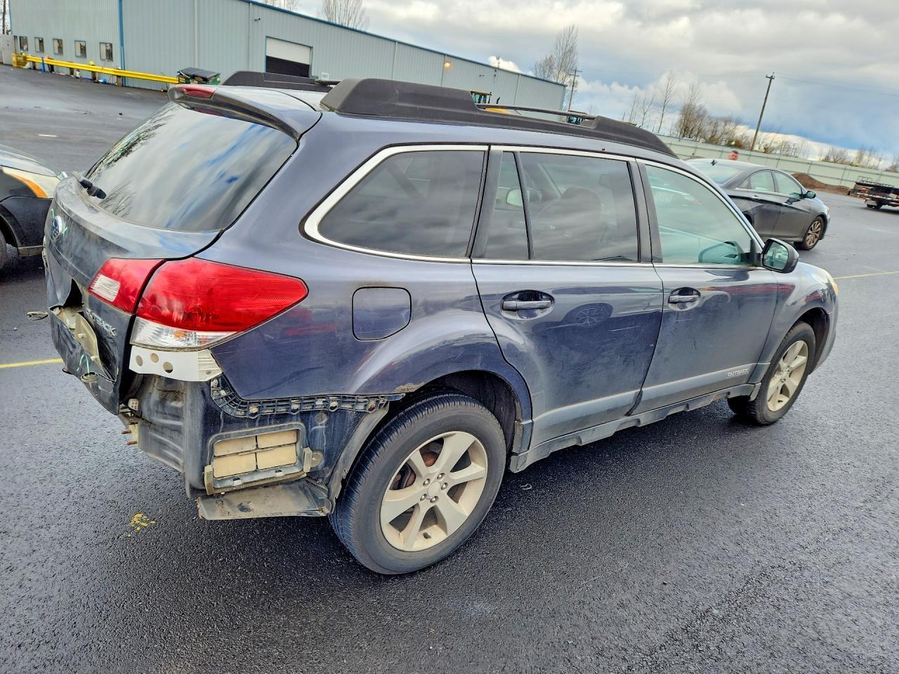 2013 SUBARU Outback