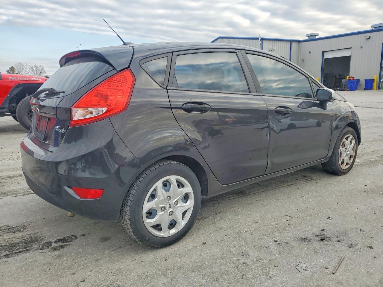 2013 FORD Fiesta