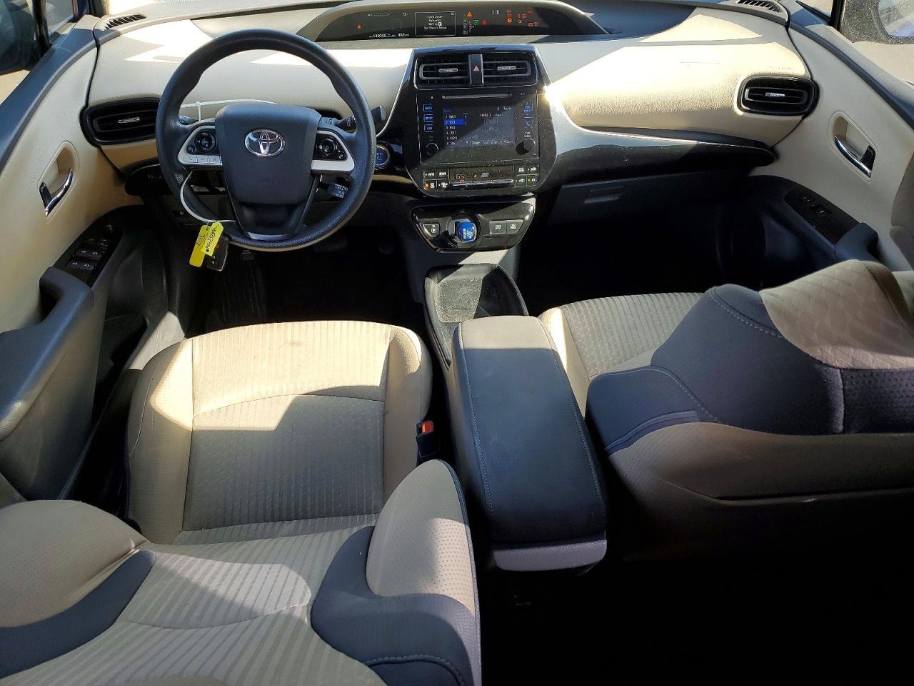 2016 TOYOTA PRIUS