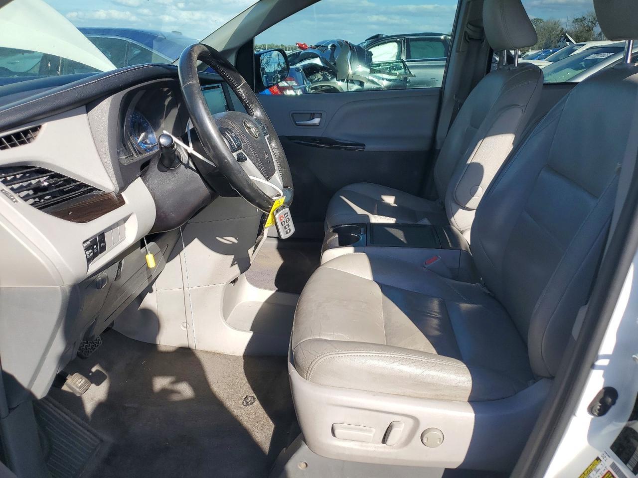 2018 TOYOTA SIENNA