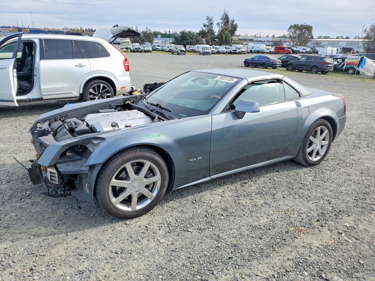 2004 CADILLAC Xlr