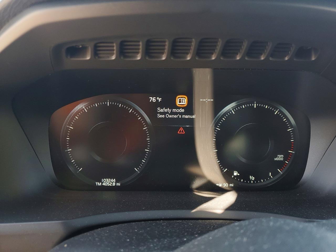 2019 VOLVO XC90
