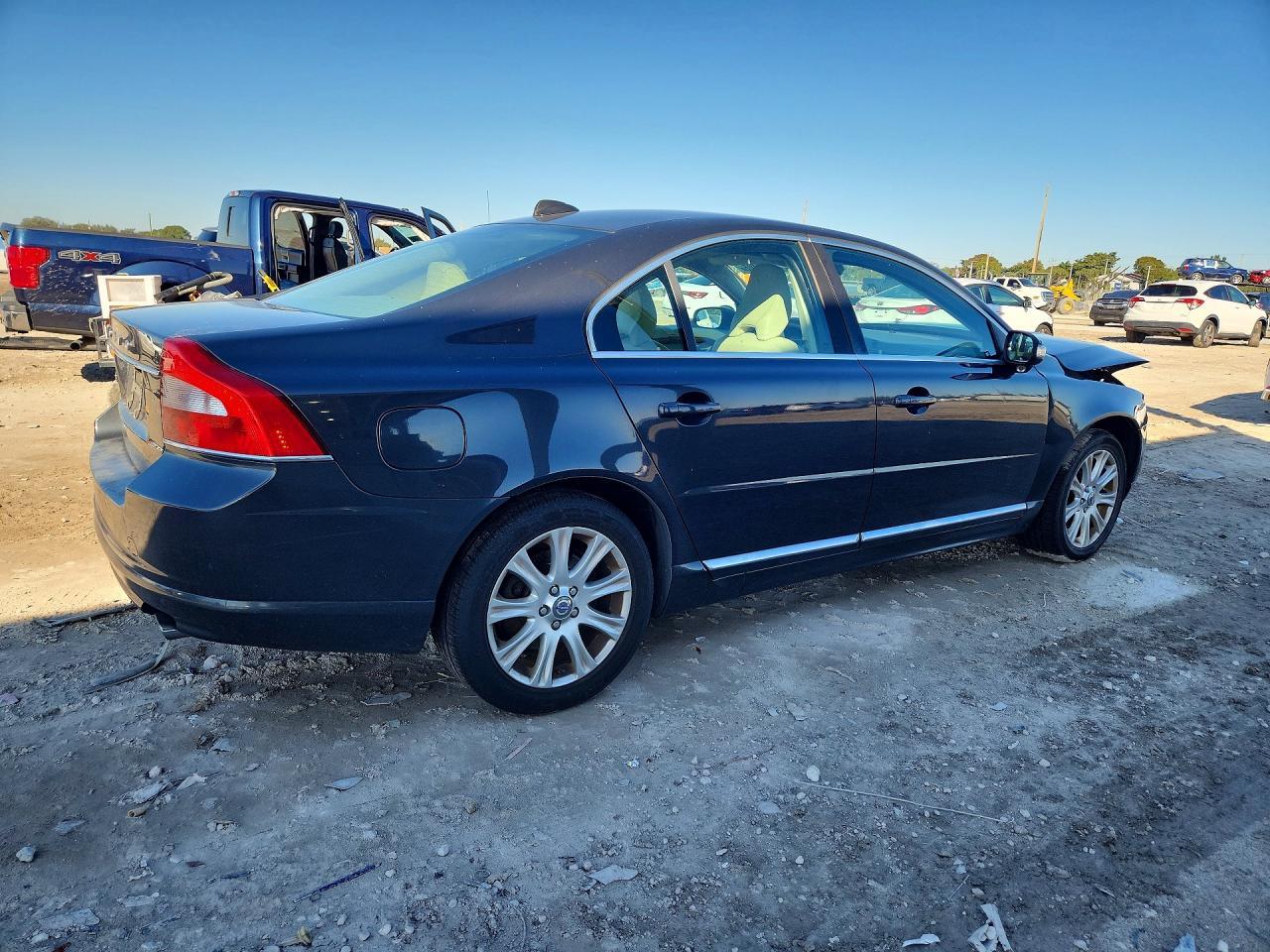 2011 VOLVO S80