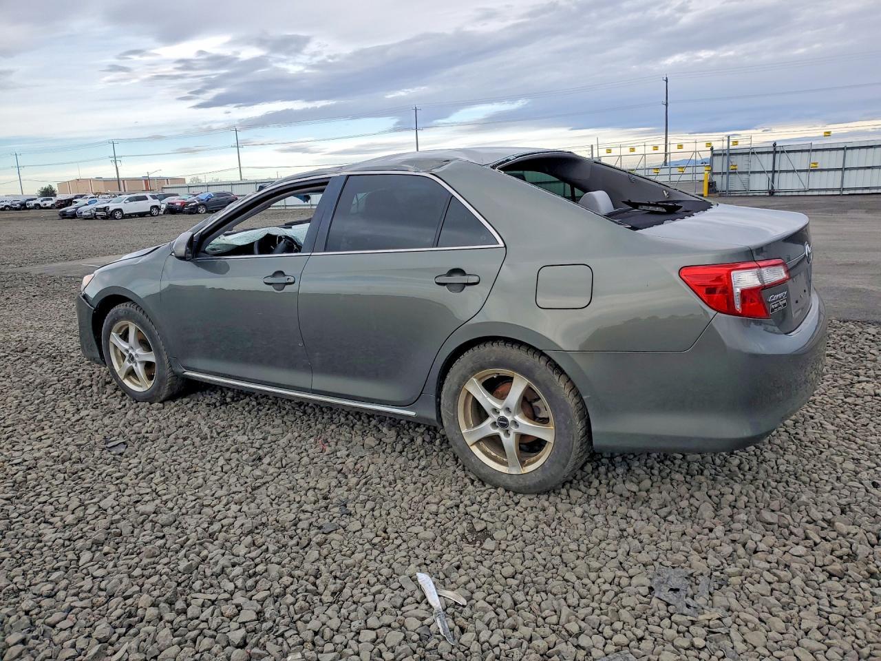 2014 TOYOTA CAMRY