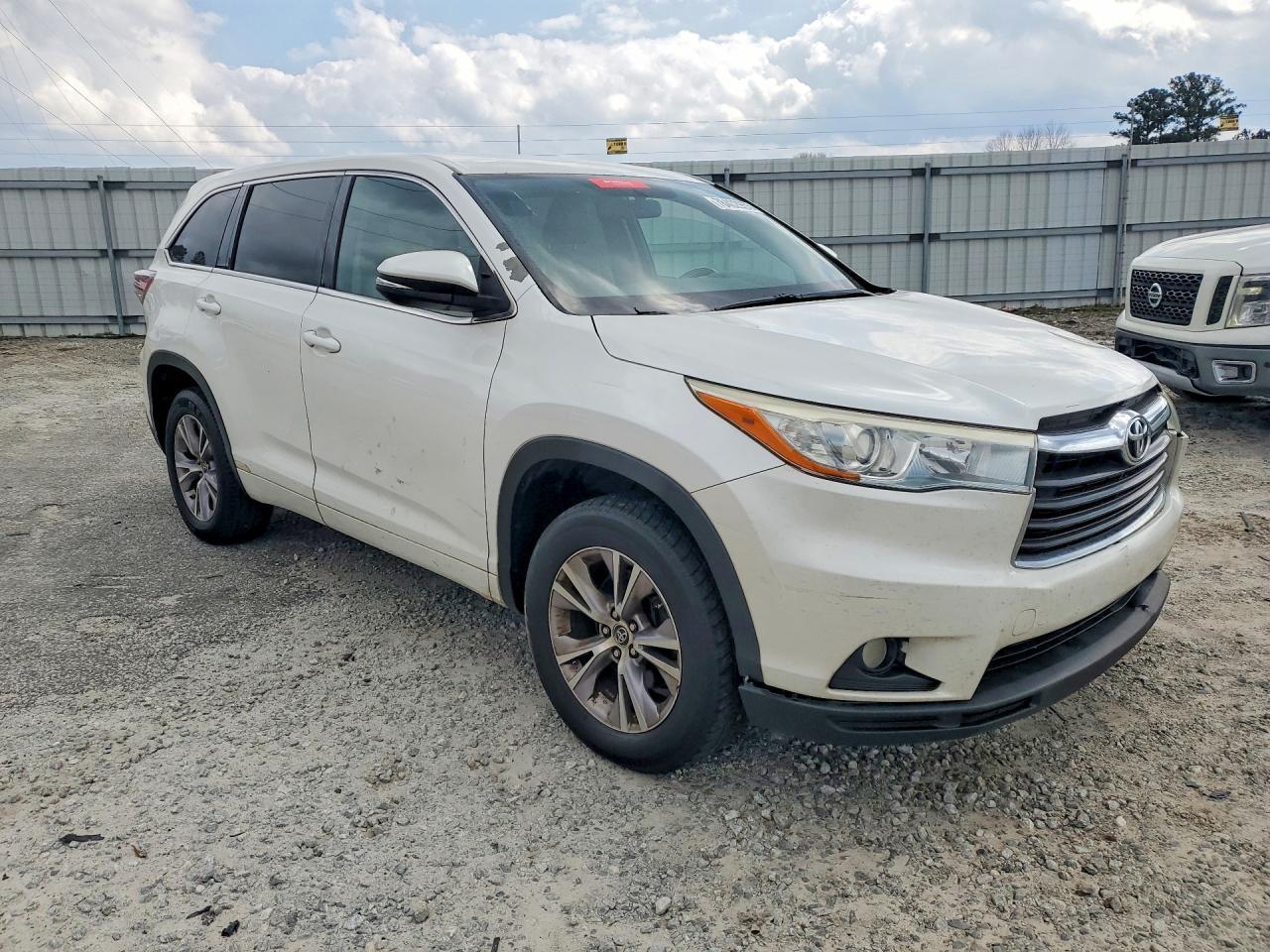 2016 TOYOTA HIGHLANDER