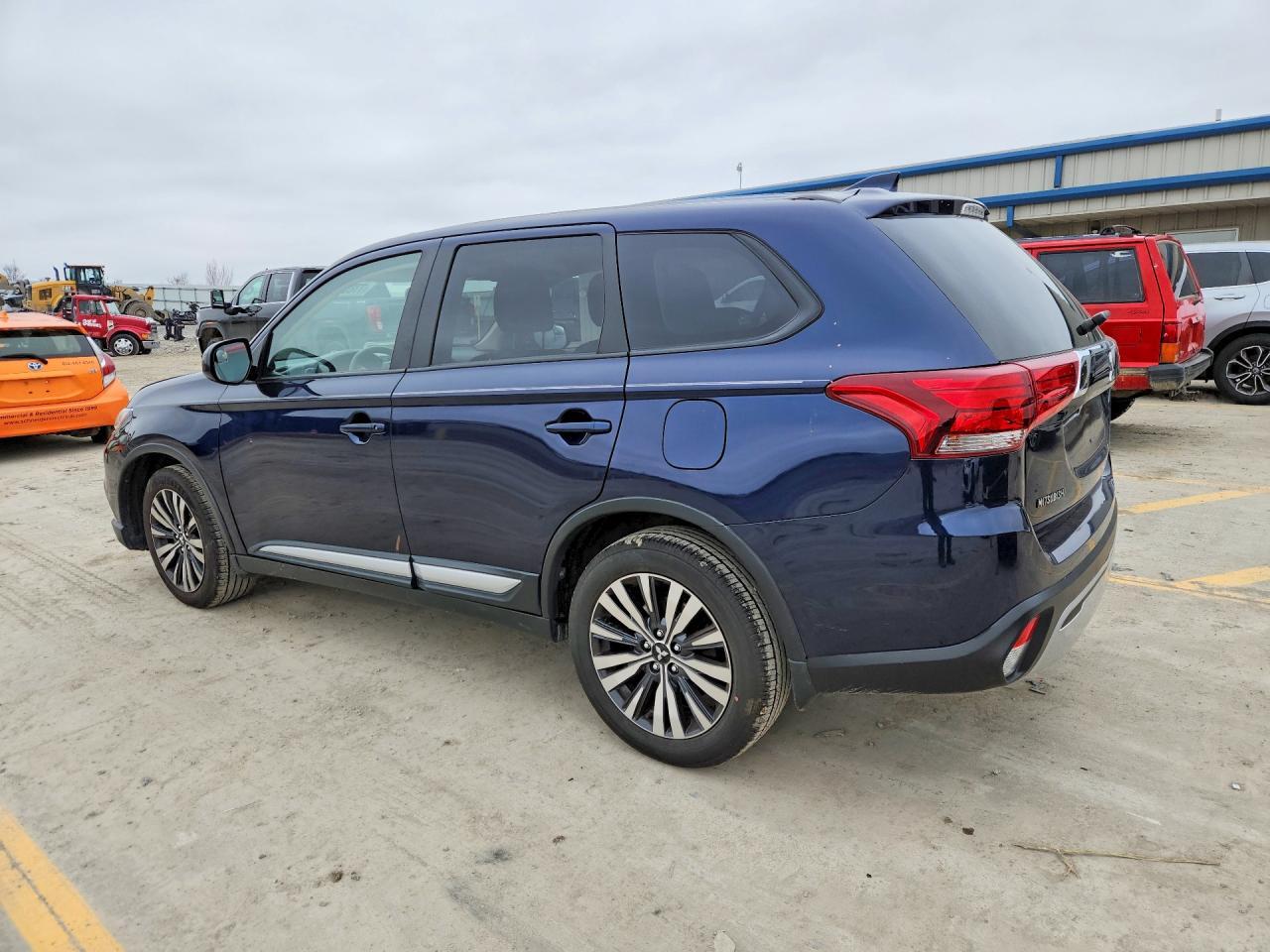 2019 MITSUBISHI outlander