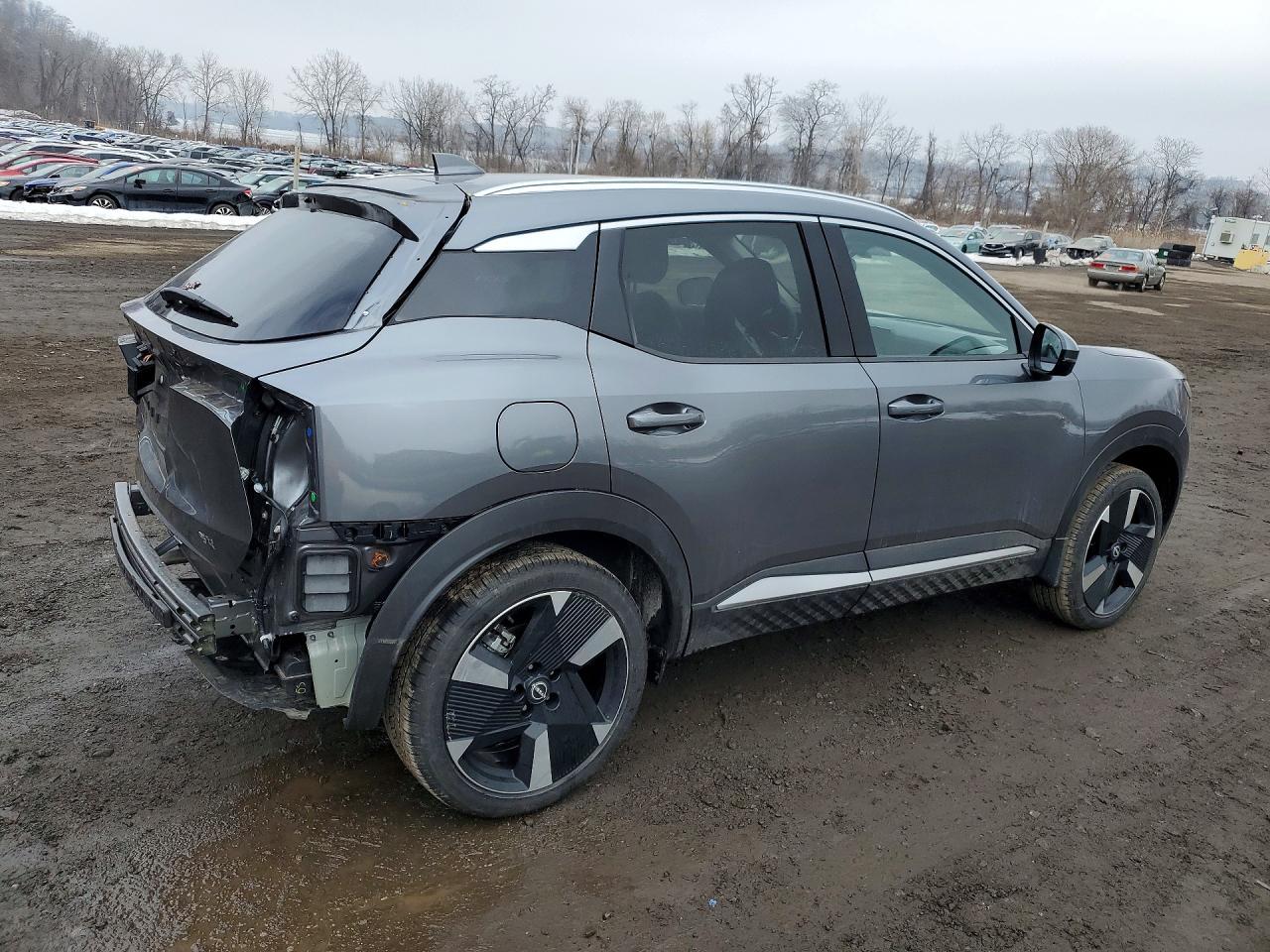 2025 NISSAN KICKS