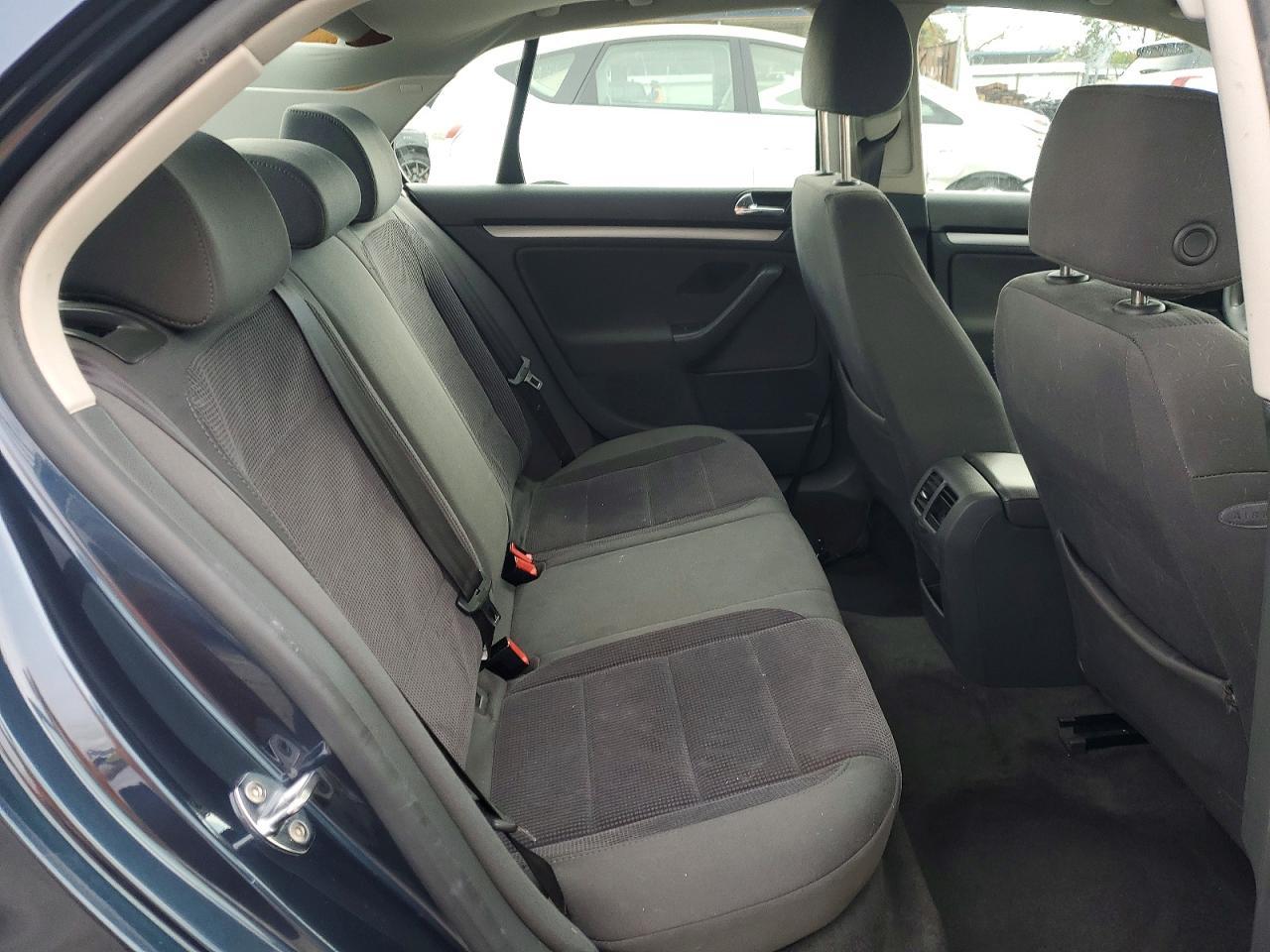 2005 VOLKSWAGEN JETTA