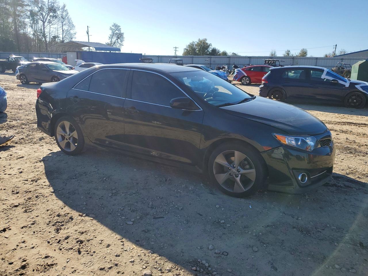 2014 TOYOTA CAMRY